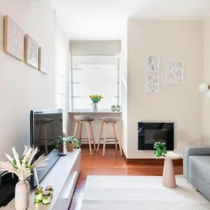 https://fully-furnished-flat-arco-della-pace-by-easylife.it-lombardy.com
